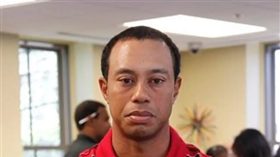 Acaba el reinado de Woods; dejará de ser el número uno del golf