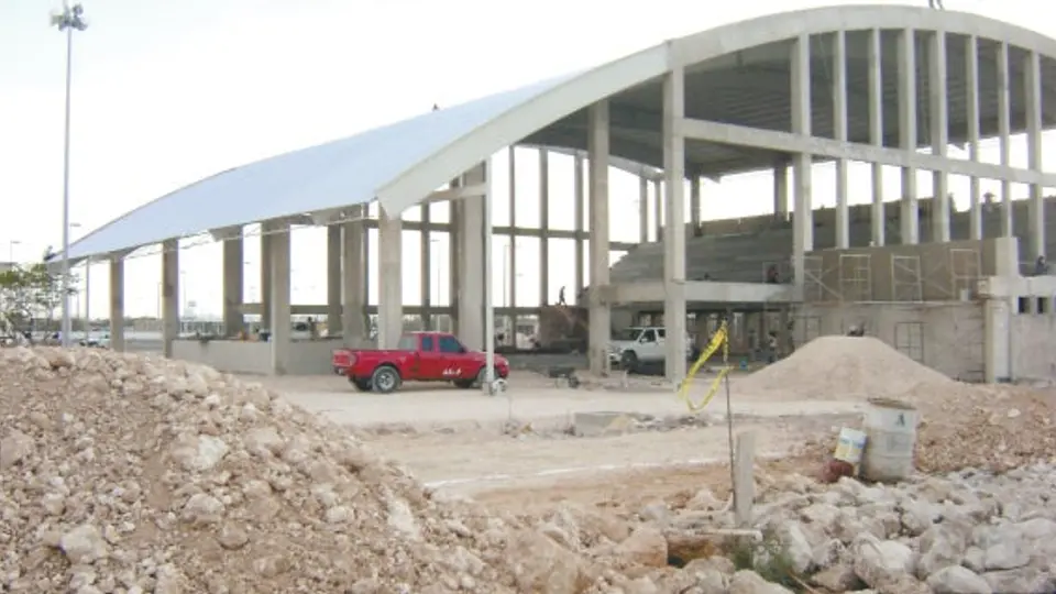 Obra bicentenaria presenta serios problemas