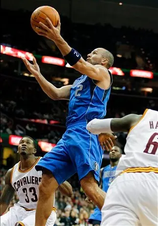 Dallas quiebra mala racha; 'Mavs' derrota 104-95 a Cleveland