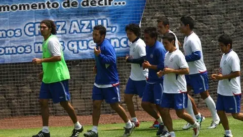 Reciben a Cruz Azul en La Noria con el pasillo de Campeón