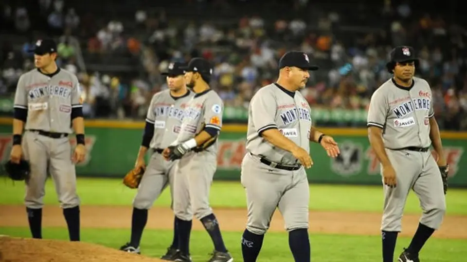 No alcanza la reacción de Sultanes y caen 4-5 ante Diablos