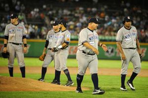 No alcanza la reacción de Sultanes y caen 4-5 ante Diablos