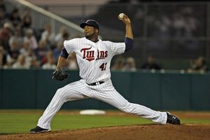 Piratas garantiza un millón de dólares a Liriano