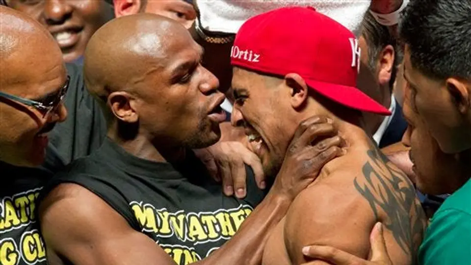 "Esta pelea no va a llegar al final": Floyd Mayweather Jr.
