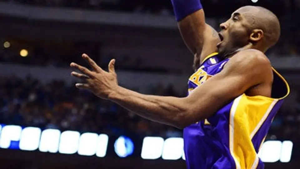 Lakers derrota a Dallas con 38 puntos de Bryant