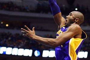 Lakers derrota a Dallas con 38 puntos de Bryant