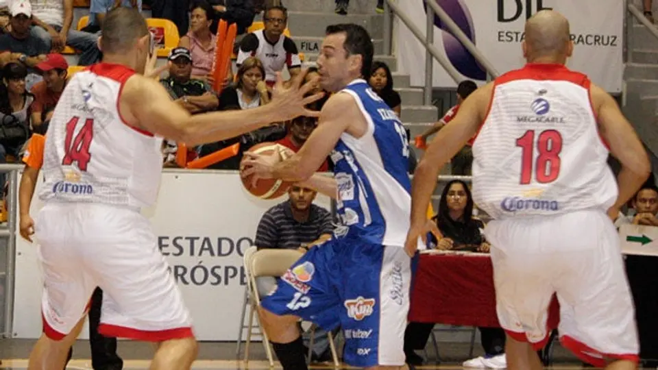 Fuerza Regia deja ir ventaja y cae ante Veracruz