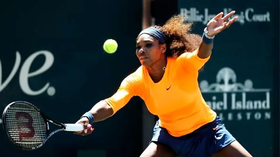 Serena vence a Venus en Semifinal de Charleston