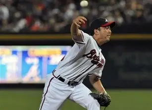 Cerveceros ficha al pitcher Takashi Saito por un año