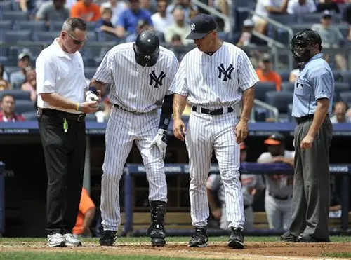 Jeter se pierde el juego del lunes por golpe en la mano