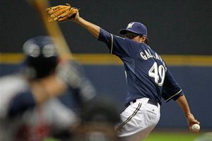 Gallardo lanza joyita' y anota carrera del triunfo para Milwaukee