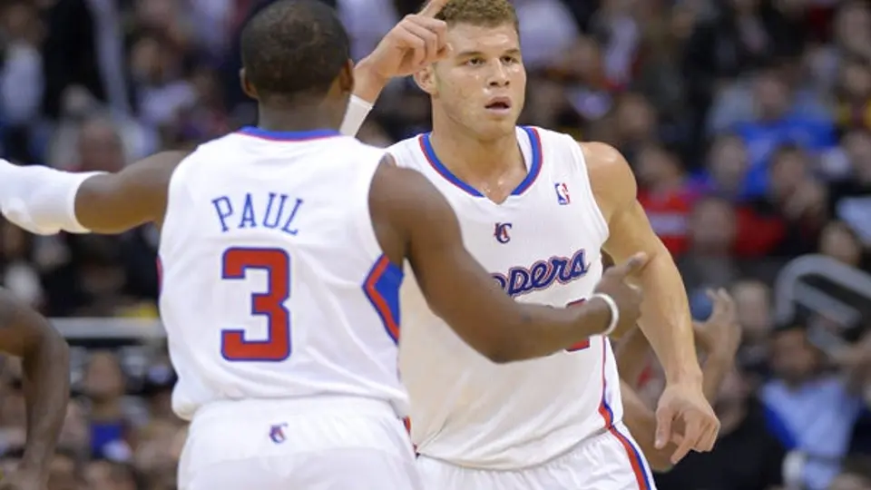 Lakers caen ante los Clippers