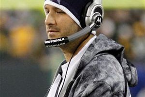 Romo se recupera de lesión y comienza a practicar lanzamientos