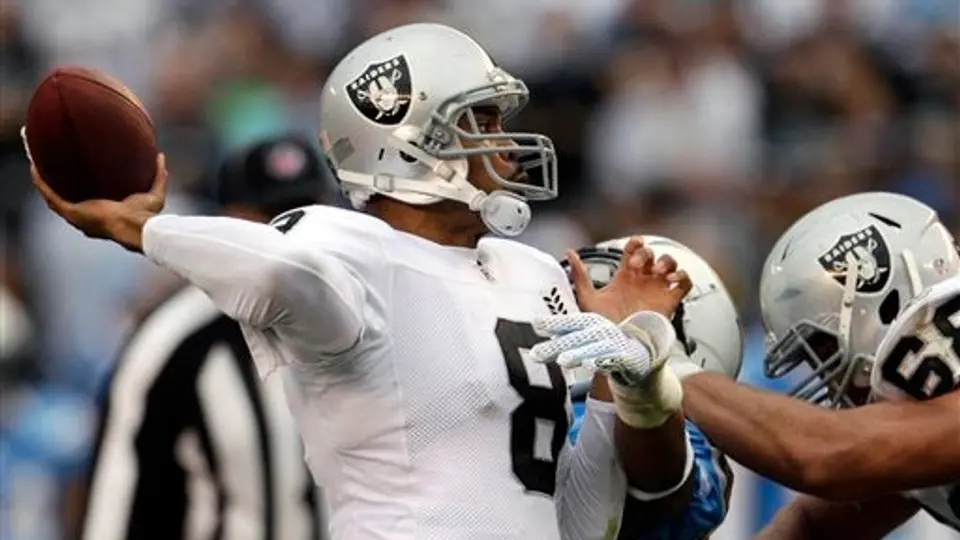 Oakland aprovecha errores y vence 28-13 a San Diego