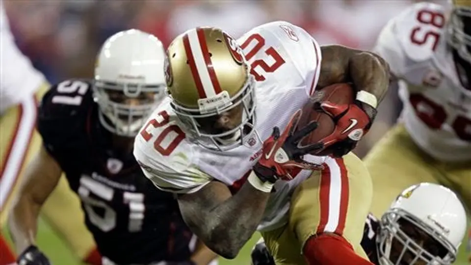 Westbrook corta alas a Arizona; 49ers apalea 27-6 a Cardenales