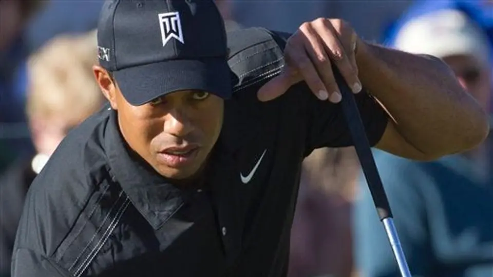 Tiger Woods cae al quinto puesto del ranking
