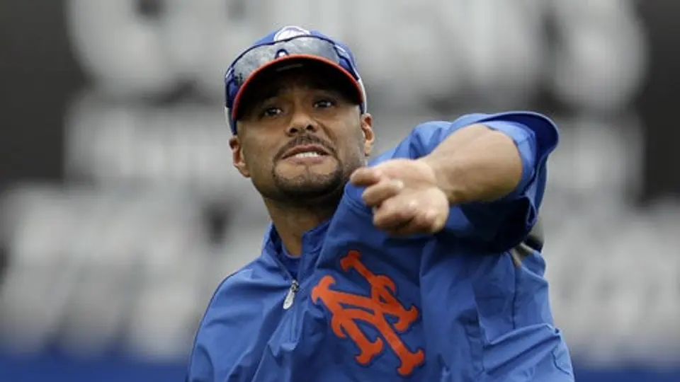 Johan Santana será operado del hombro este martes