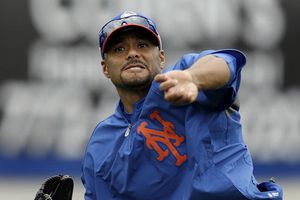 Johan Santana será operado del hombro este martes