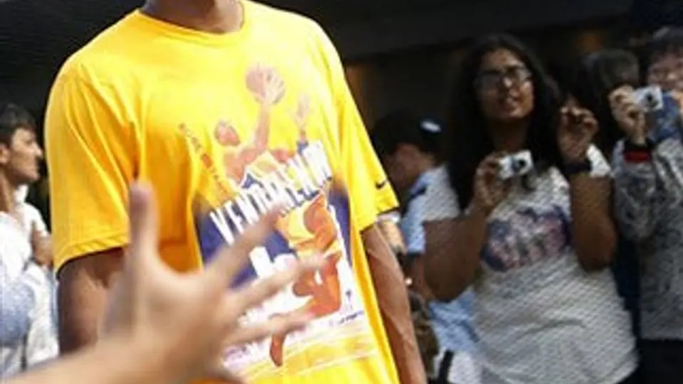 Bologna presenta oferta a Kobe Bryant