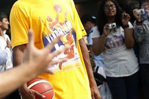 Bologna presenta oferta a Kobe Bryant