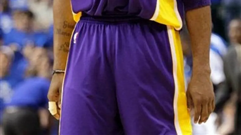 Lakers busca evitar la barrida ante Mavericks