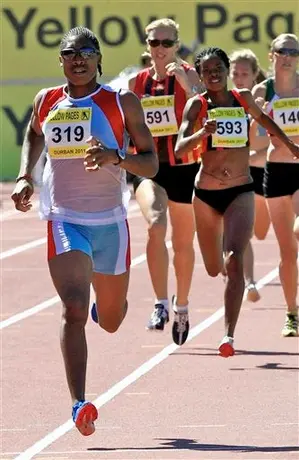Semenya gana título sudafricano de 800 metros