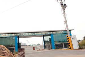 Unidad deportiva Bicentenario yace en el olvido