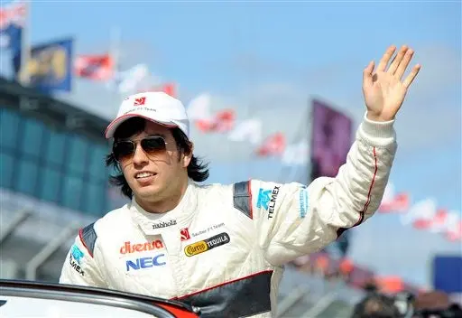Debuta Sergio Pérez en F1 sumando puntos