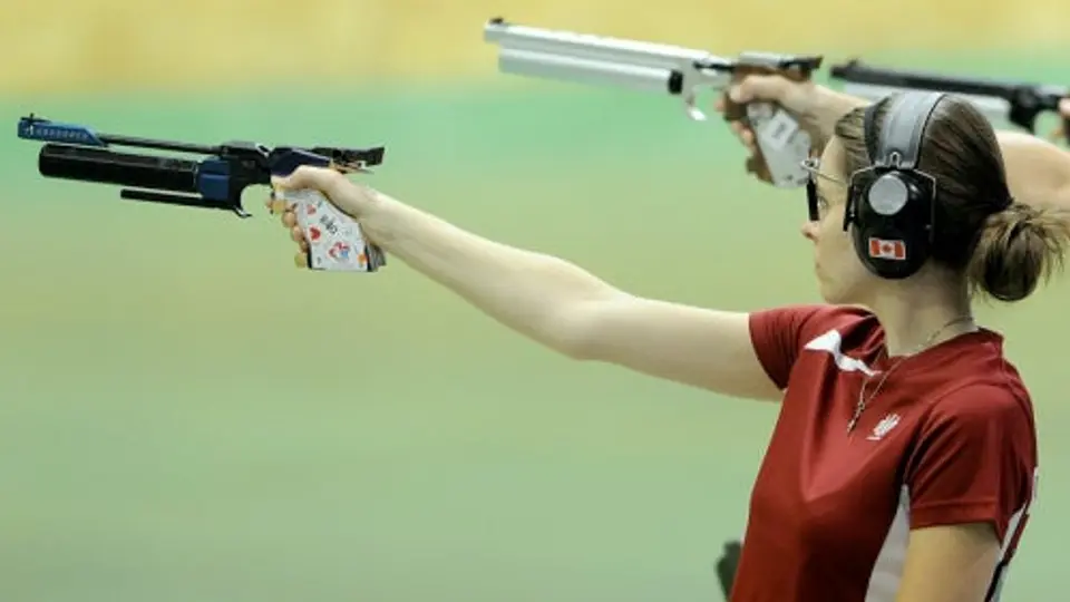 Canadiense Dorothy Ludwig gana medalla de oro en tiro