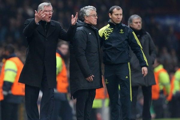 Ferguson, timonel de los Devils, reclamó airádamente la tarjeta roja a su jugador | AP