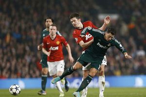 Özil, otro merengue con multa de tránsito