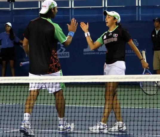 México gana medalla de oro en tenis dobles mixto