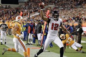 Ryan caza a Bucaneros; Atlanta se impone 28-24 a Tampa Bay