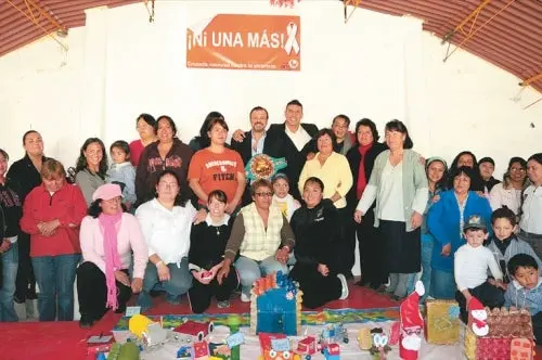 Sergio Maravilla' Martínez hace campaña contra violencia a las mujeres
