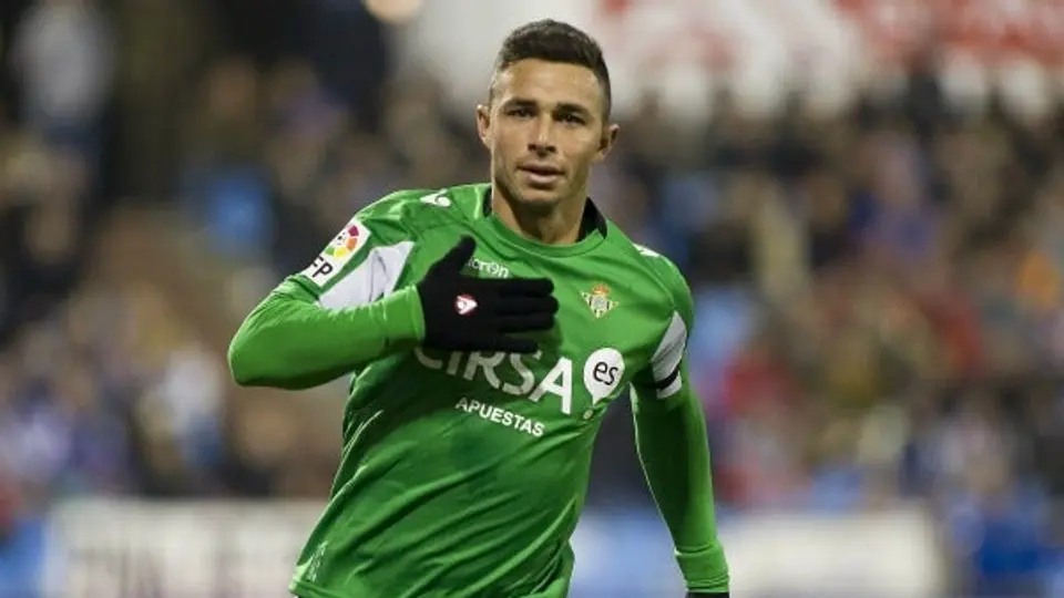 Betis vence al Zaragoza y se acerca a puestos de Champions