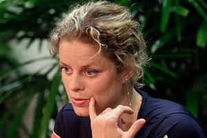 Clijsters se perdería Roland Garros por lesión