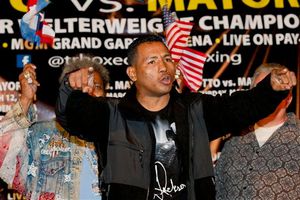 Mayorga se retracta y afirma que seguirá en el boxeo