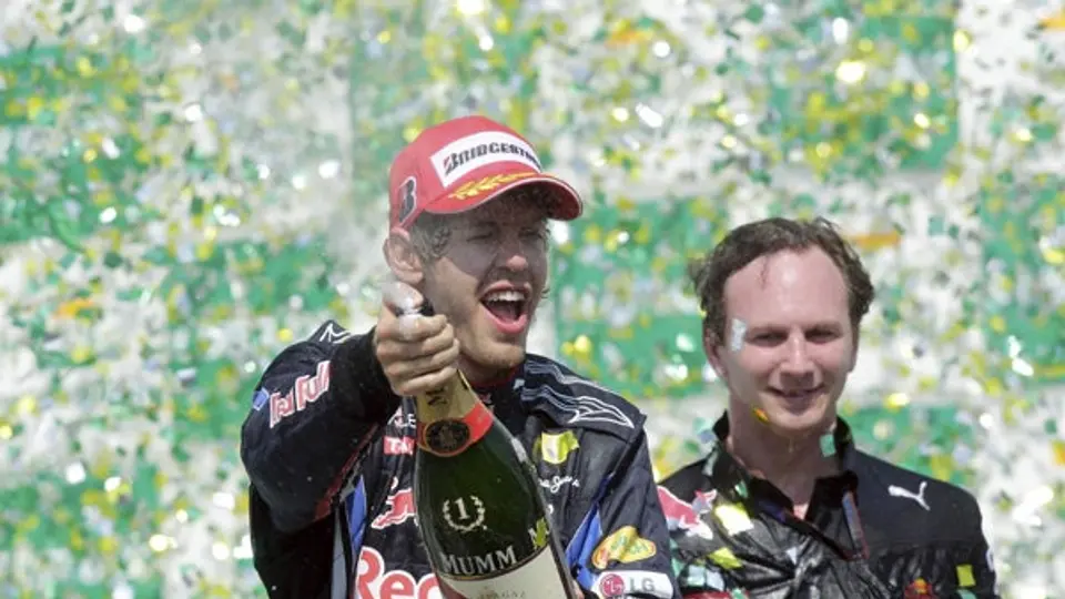 Vettel arrasa en Brasil; el mundial se definirá en Abu Dhabi