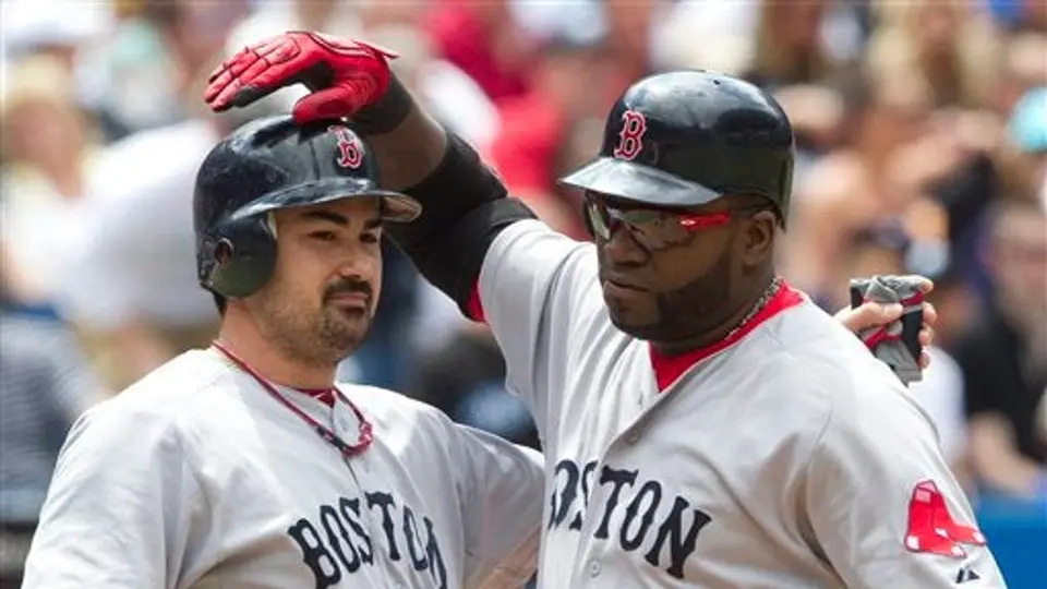 González y Ortiz se lucen para que Boston humille a Toronto
