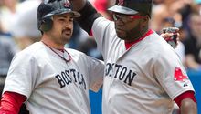 González y Ortiz se lucen para que Boston humille a Toronto