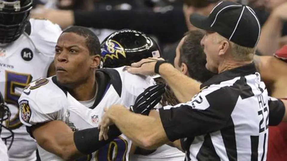 Cary Williams es perdonado