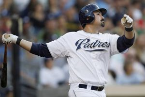 Adrián González pasa exámenes físicos en Boston