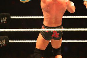 John Cena retiene el título de Campeón