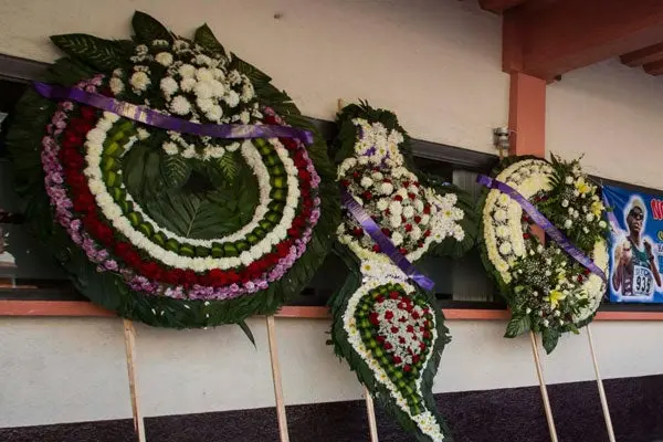 Noé Hernández recibe homenaje en el COM