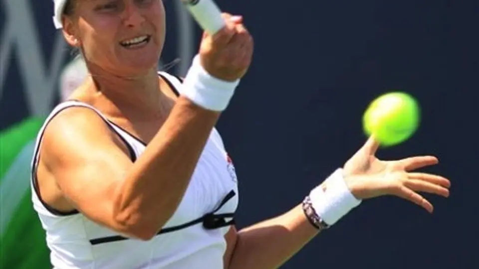 Avanzan Petrova y Pennetta en el torneo de Cincinnati