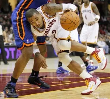 Williams anota 23 y 'Cavs' vence 109-102 a Knicks en tiempo extra