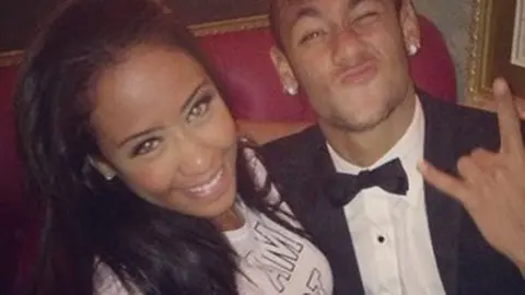 Rafaella, más popular que su hermano Neymar