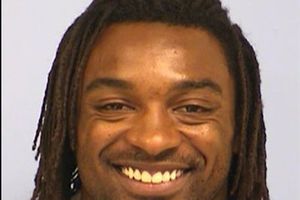 Cedric Benson, arrestado
