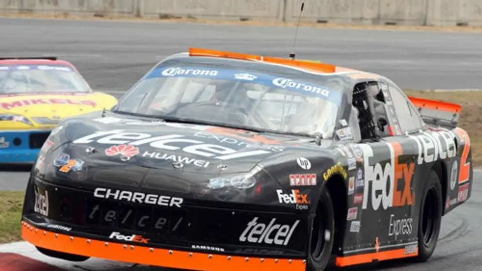 Quiroga se quedó con la pole en la Nascar México