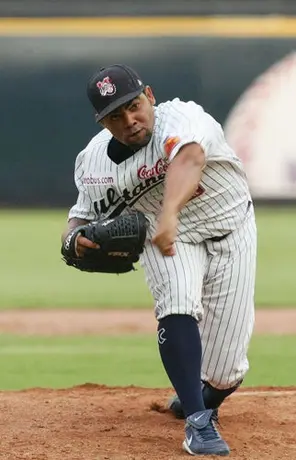 Sultanes se lleva la serie ante Petroleros